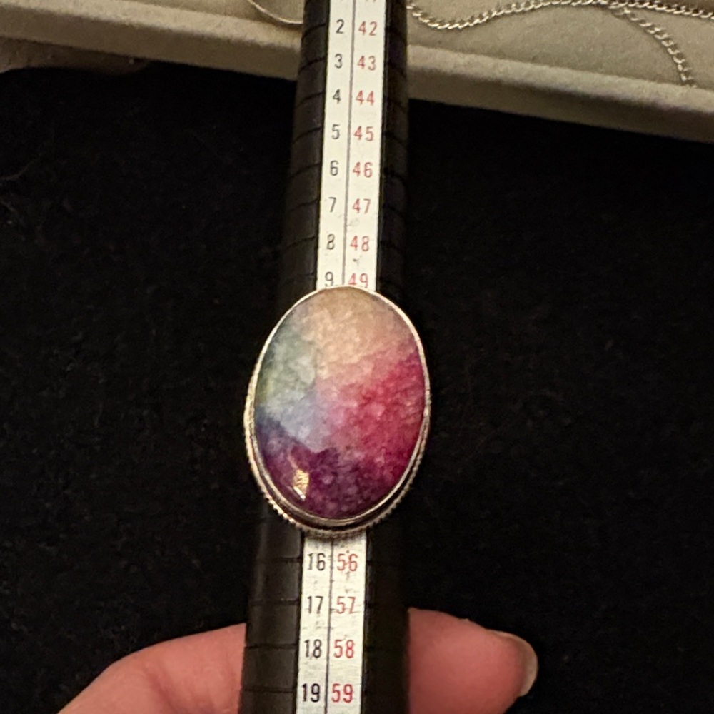 NWOT! Elegant Rainbow Solar Quartz Oval Ring